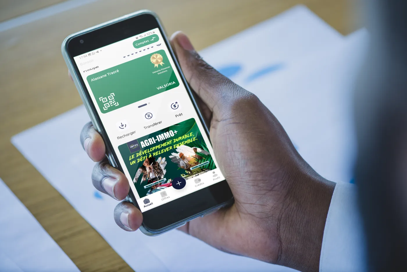 L’application Valsoria sur un téléphone